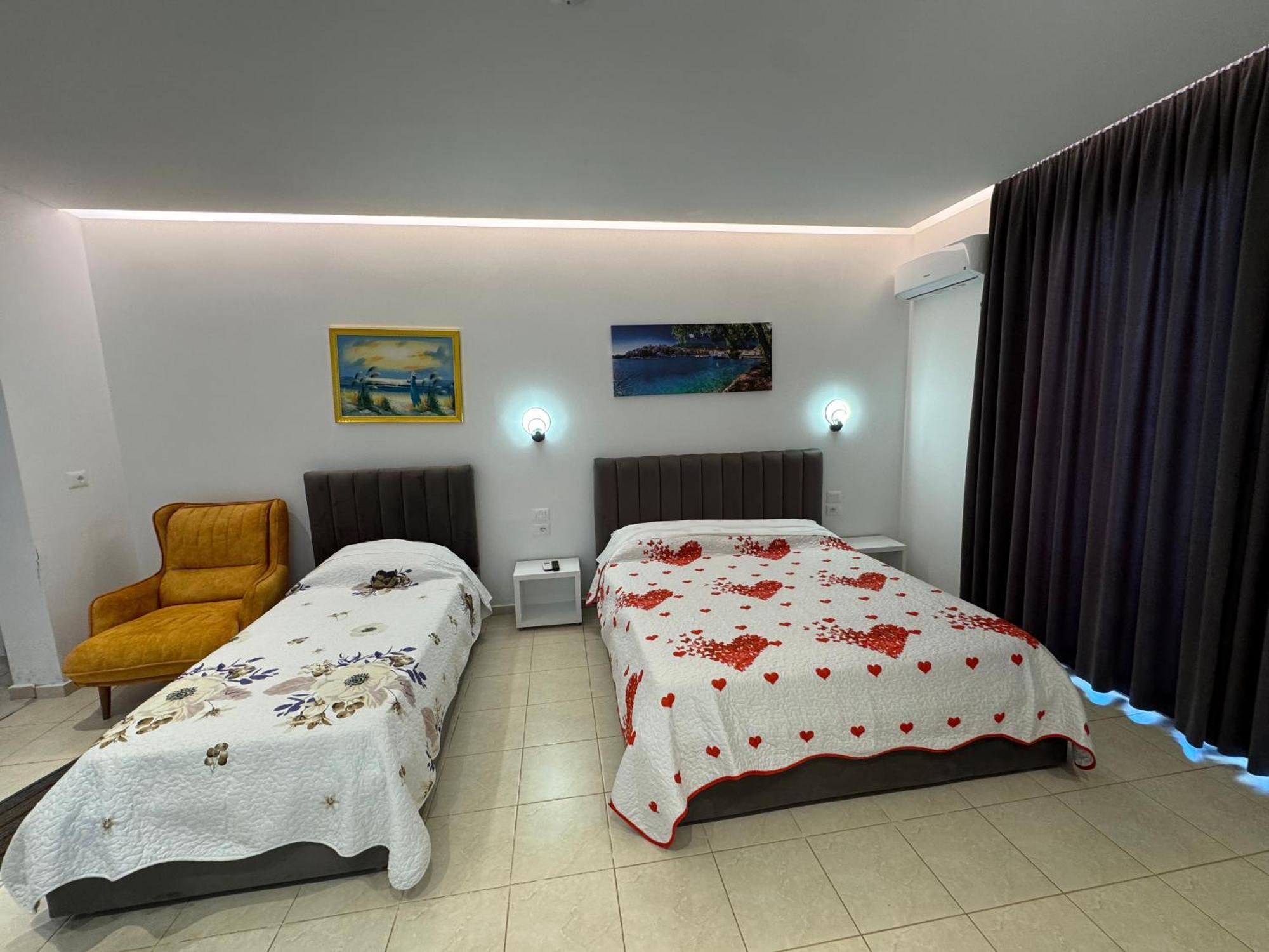 Feniks Hotel Ксаміл Екстер'єр фото